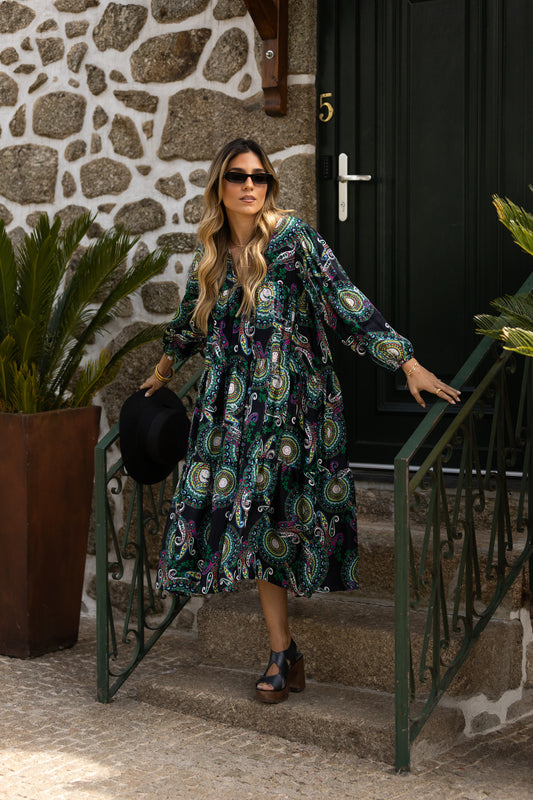 Vestido comprido com folhos