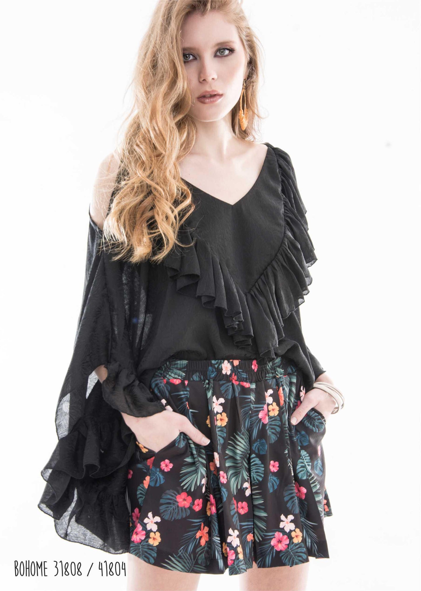 <transcy>Pantalones cortos de flores</transcy>