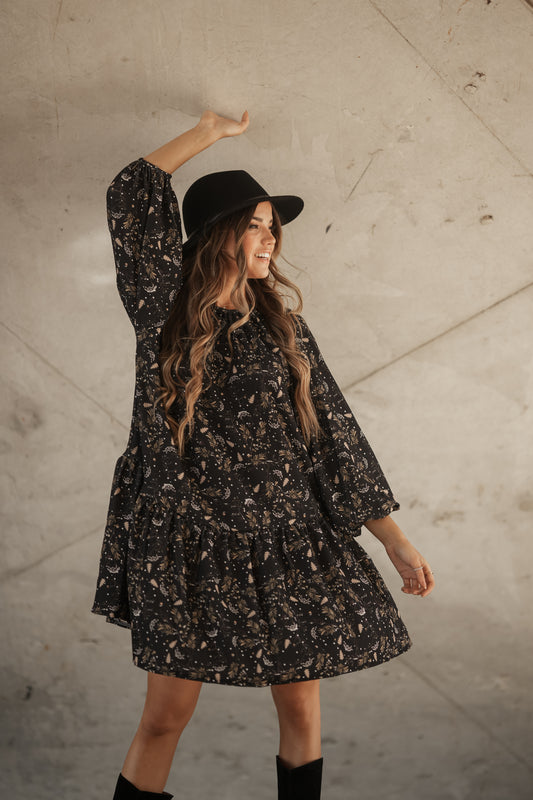 Vestido corto con volante