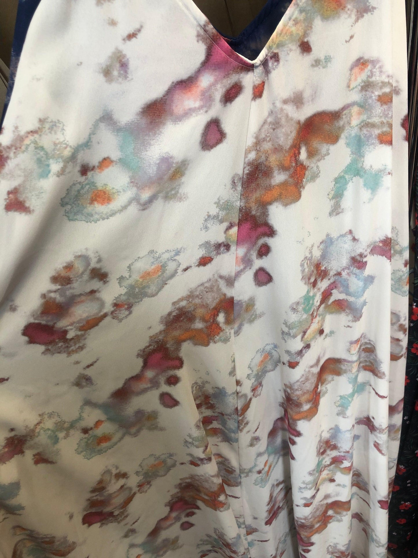 Robe avec nœud imprimé au dos