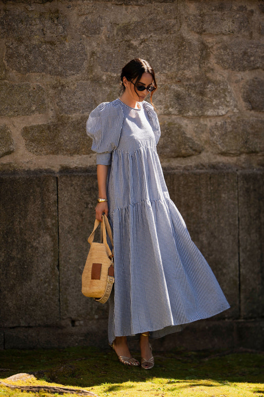 Vestido comprido com folho