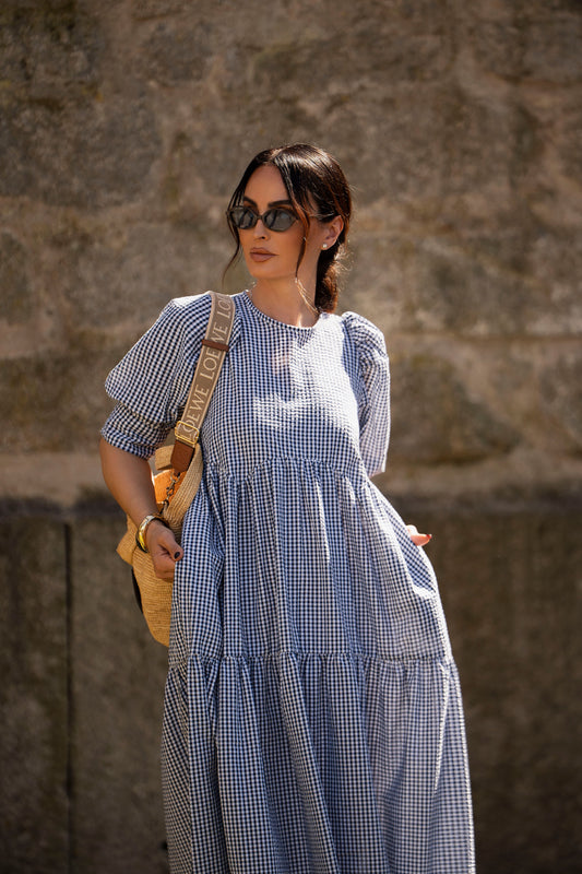 Vestido comprido com folho