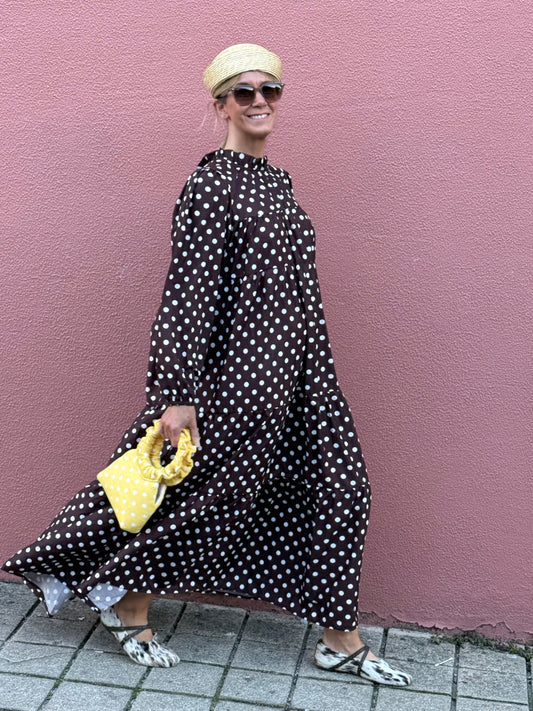 Vestido comprido com folhos