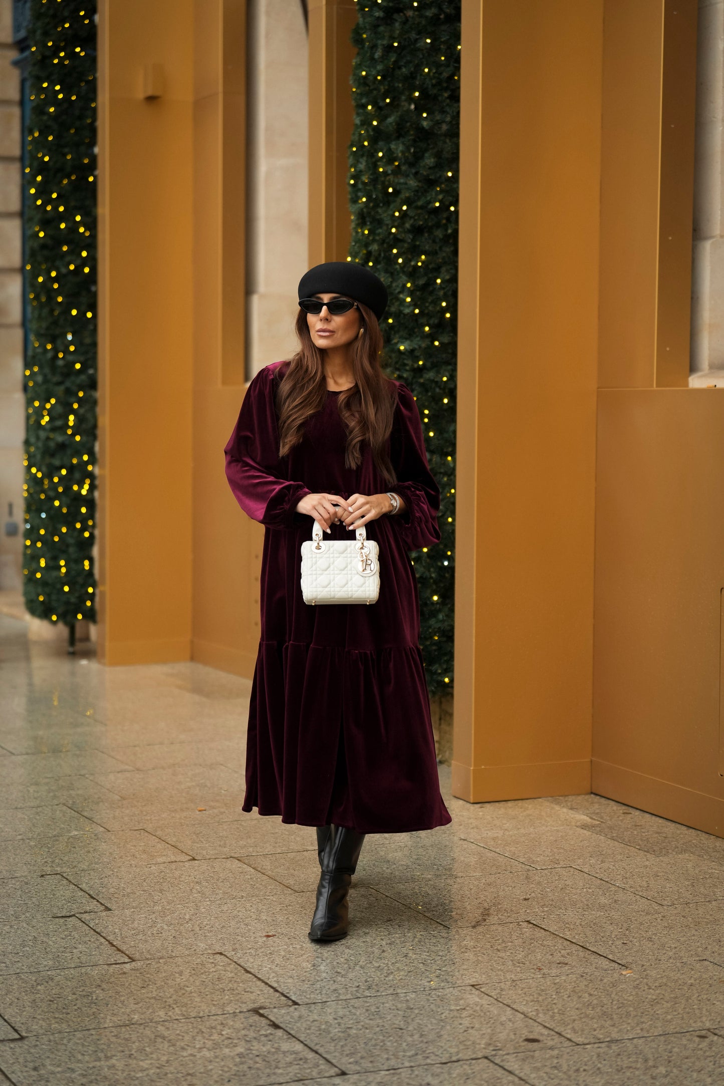 Vestido comprido com folhos em veludo