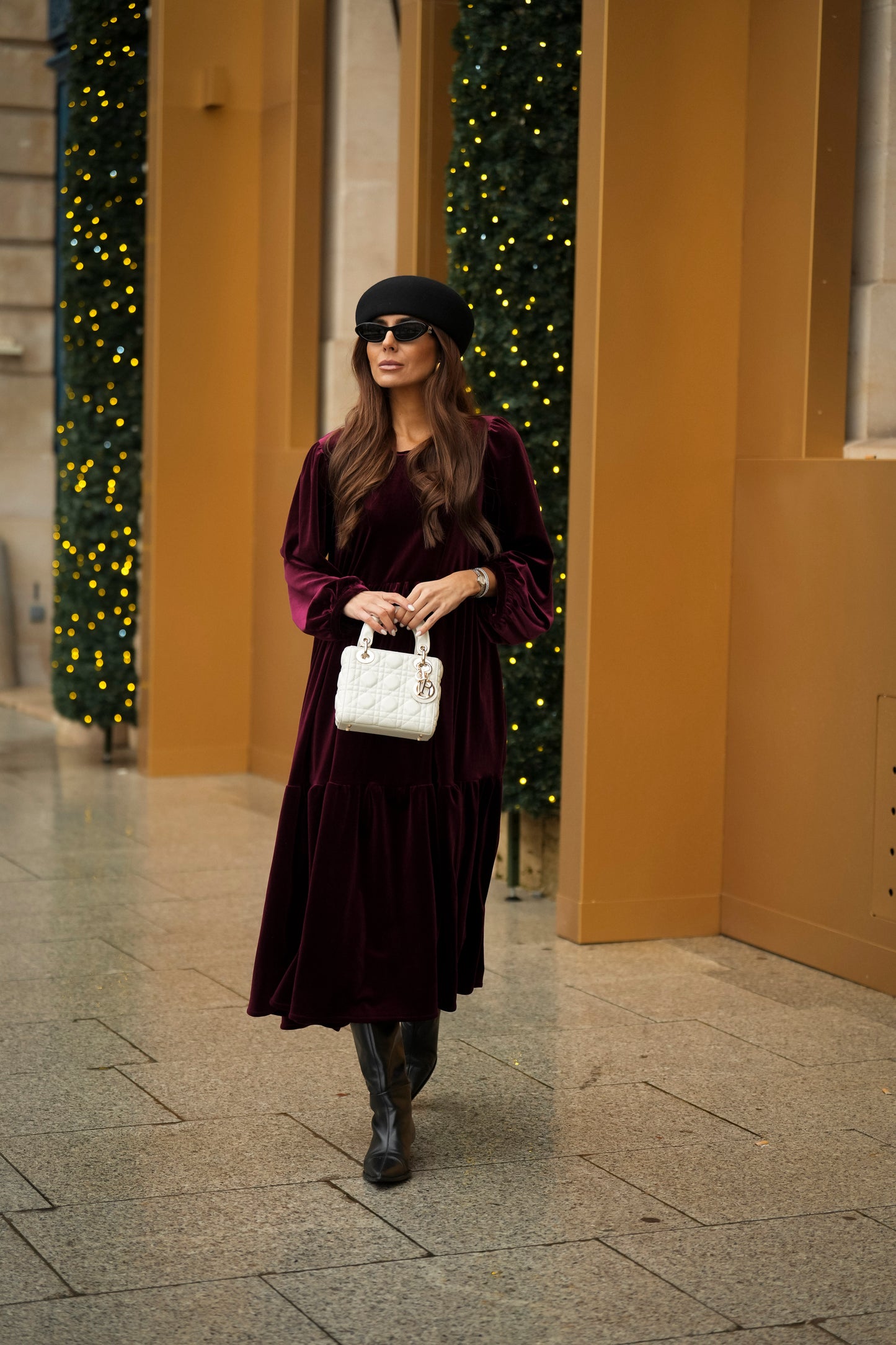 Vestido comprido com folhos em veludo