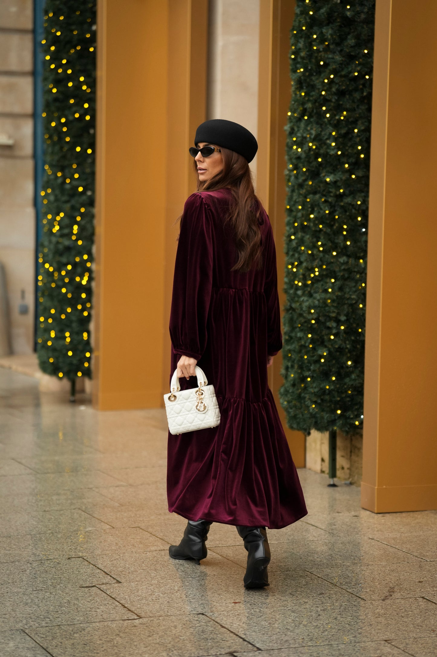 Vestido comprido com folhos em veludo