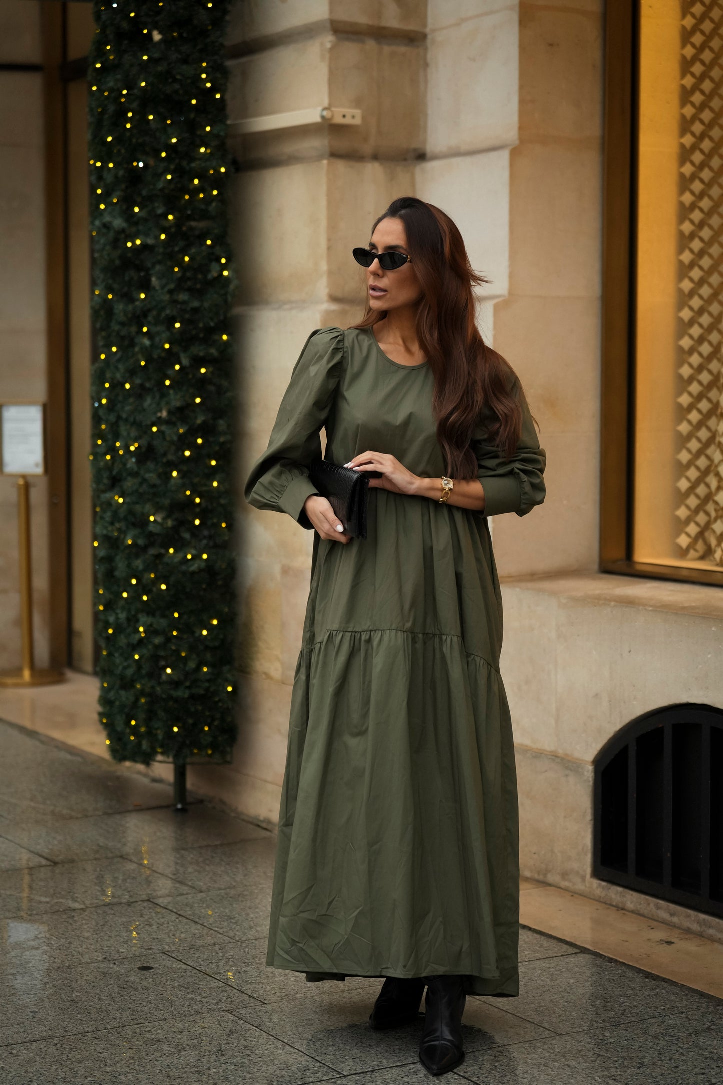 Vestido largo con volante en verde