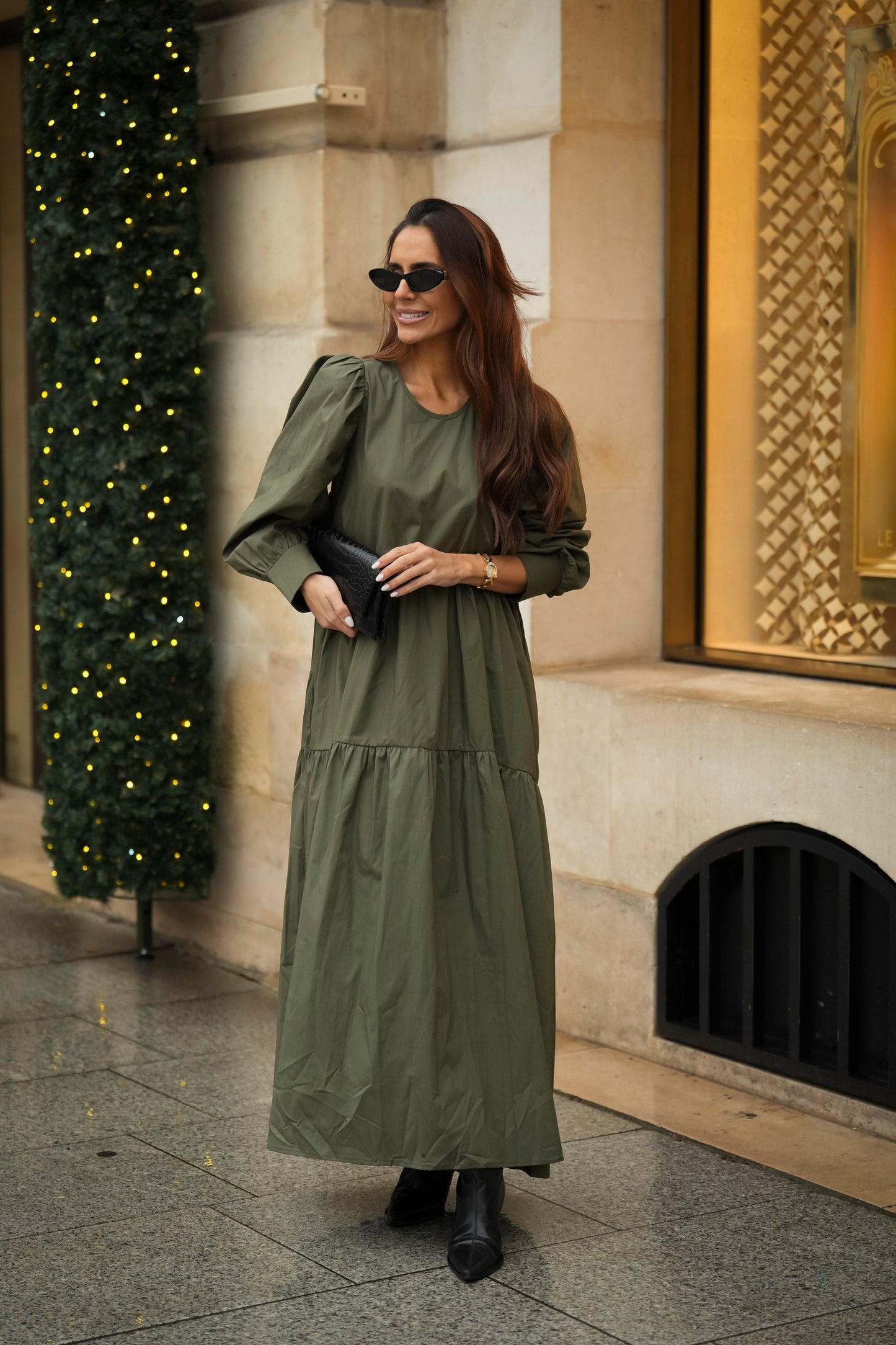 Vestido largo con volante en verde