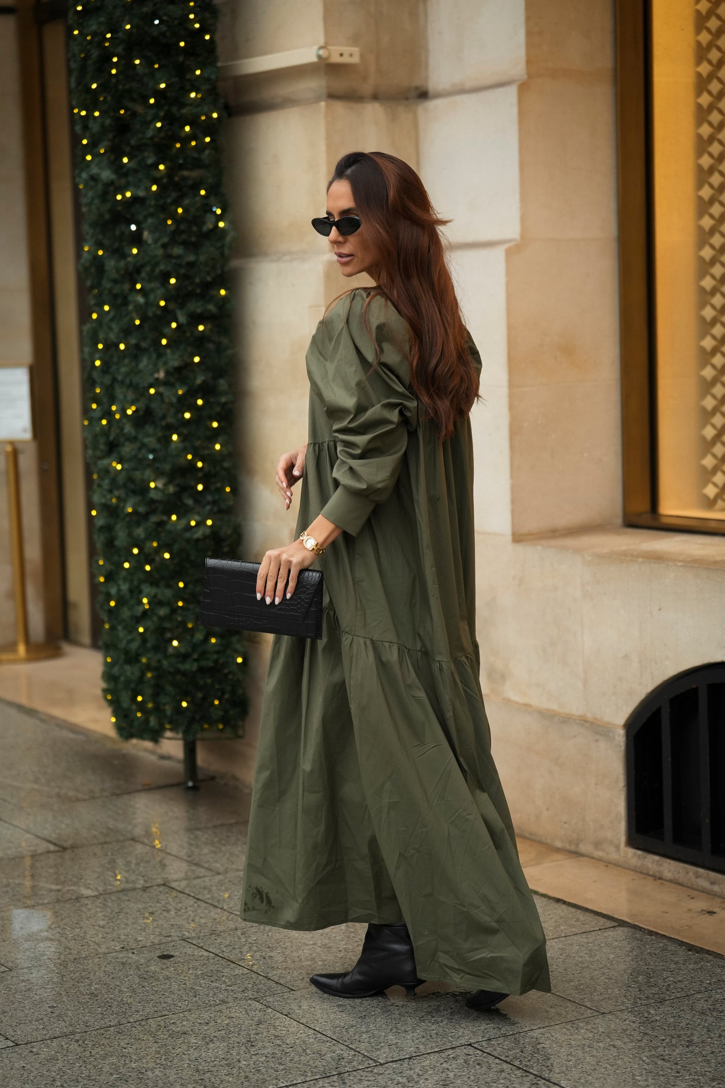 Vestido largo con volante en verde