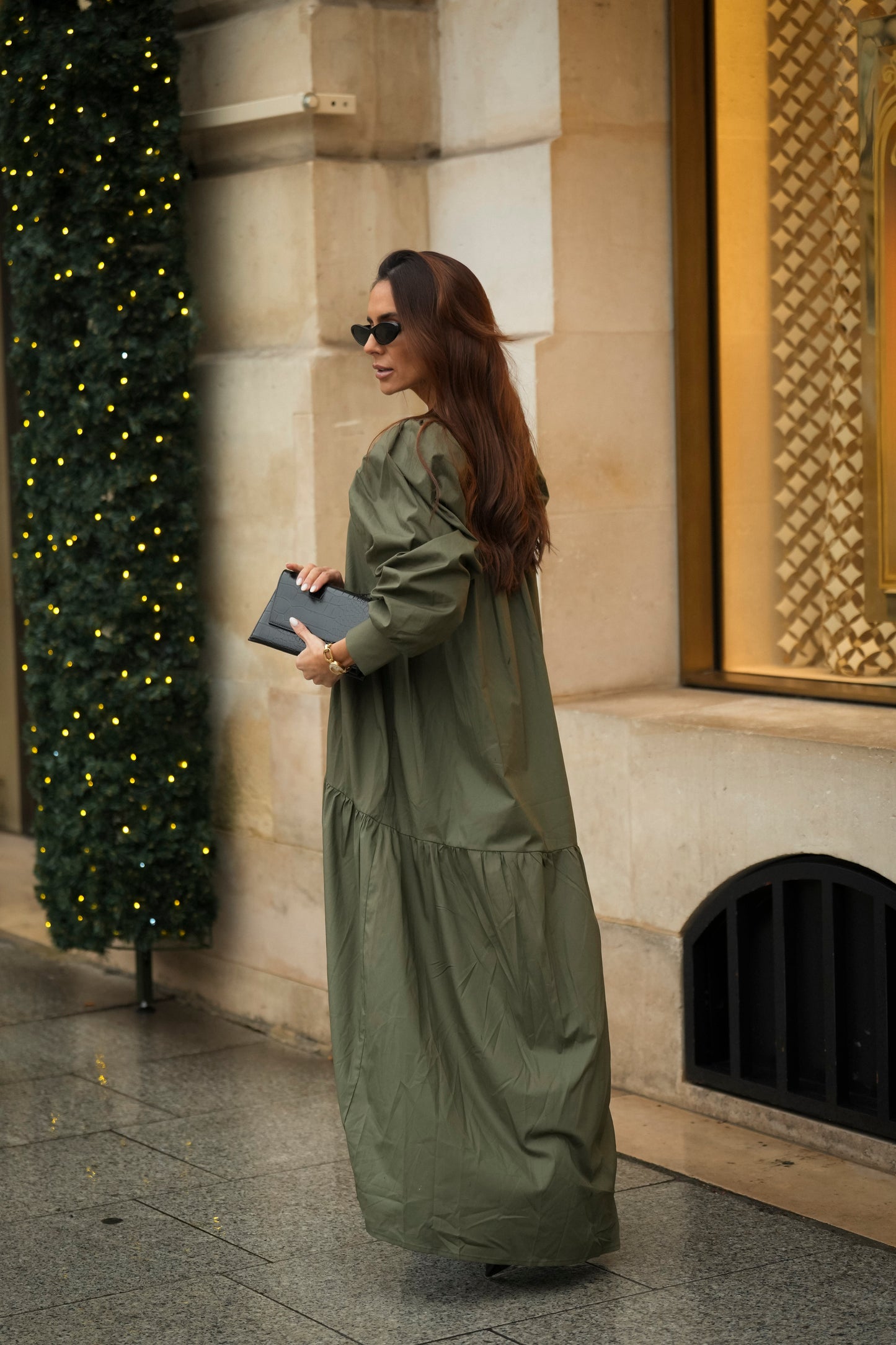 Vestido largo con volante en verde