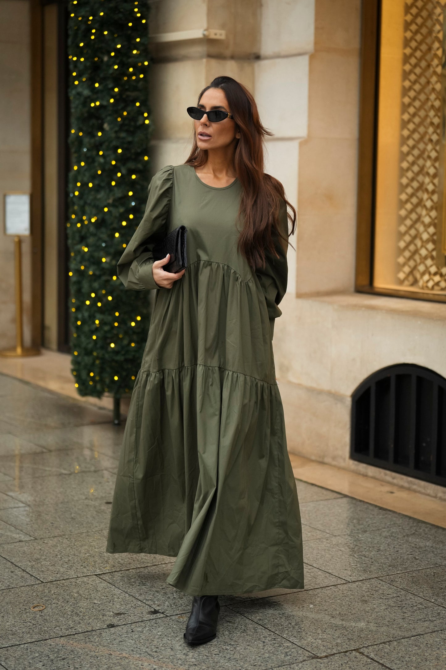 Vestido largo con volante en verde