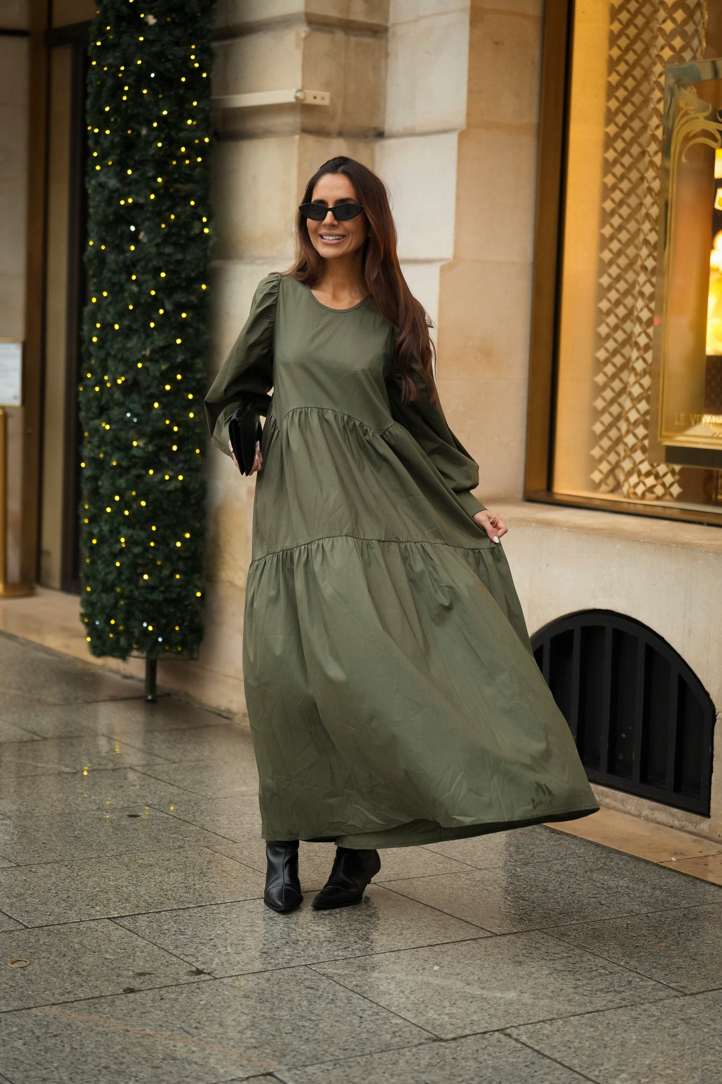 Vestido largo con volante en verde