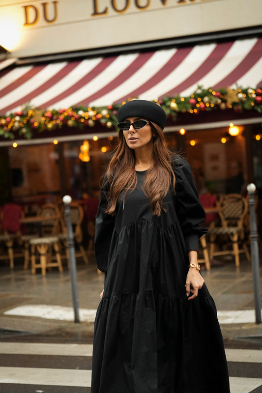 Vestido comprido com folho em preto