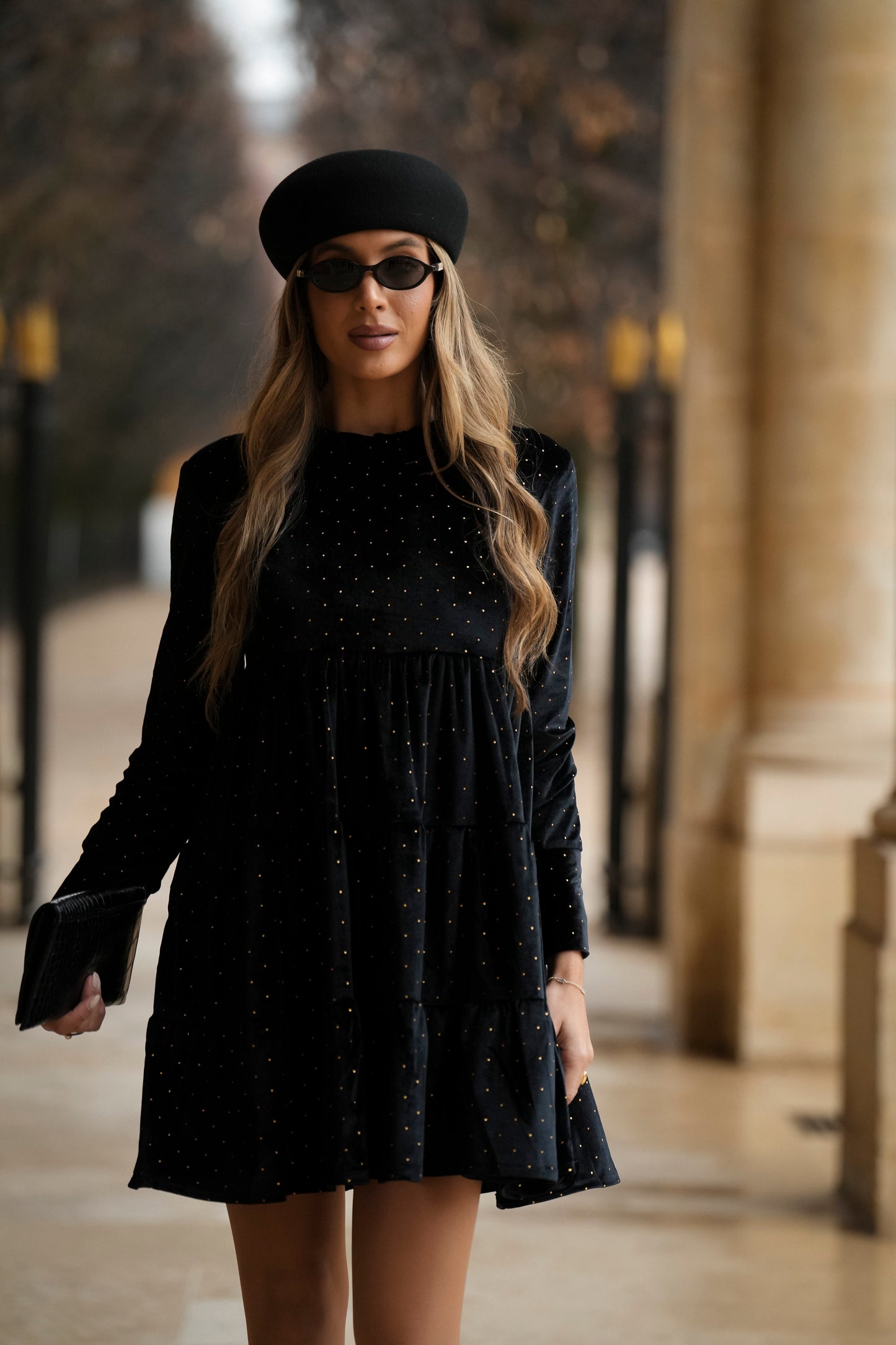 Vestido curto em veludo preto