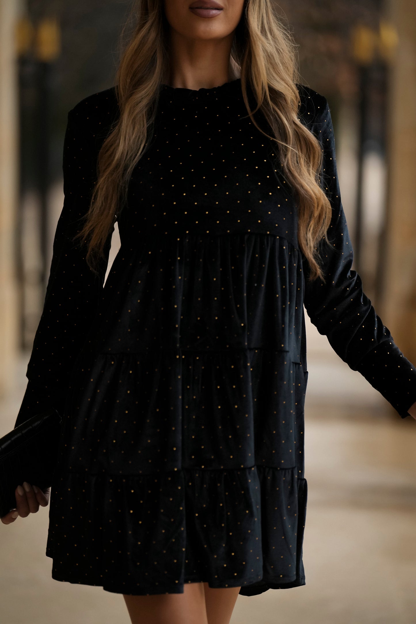 Vestido curto em veludo preto