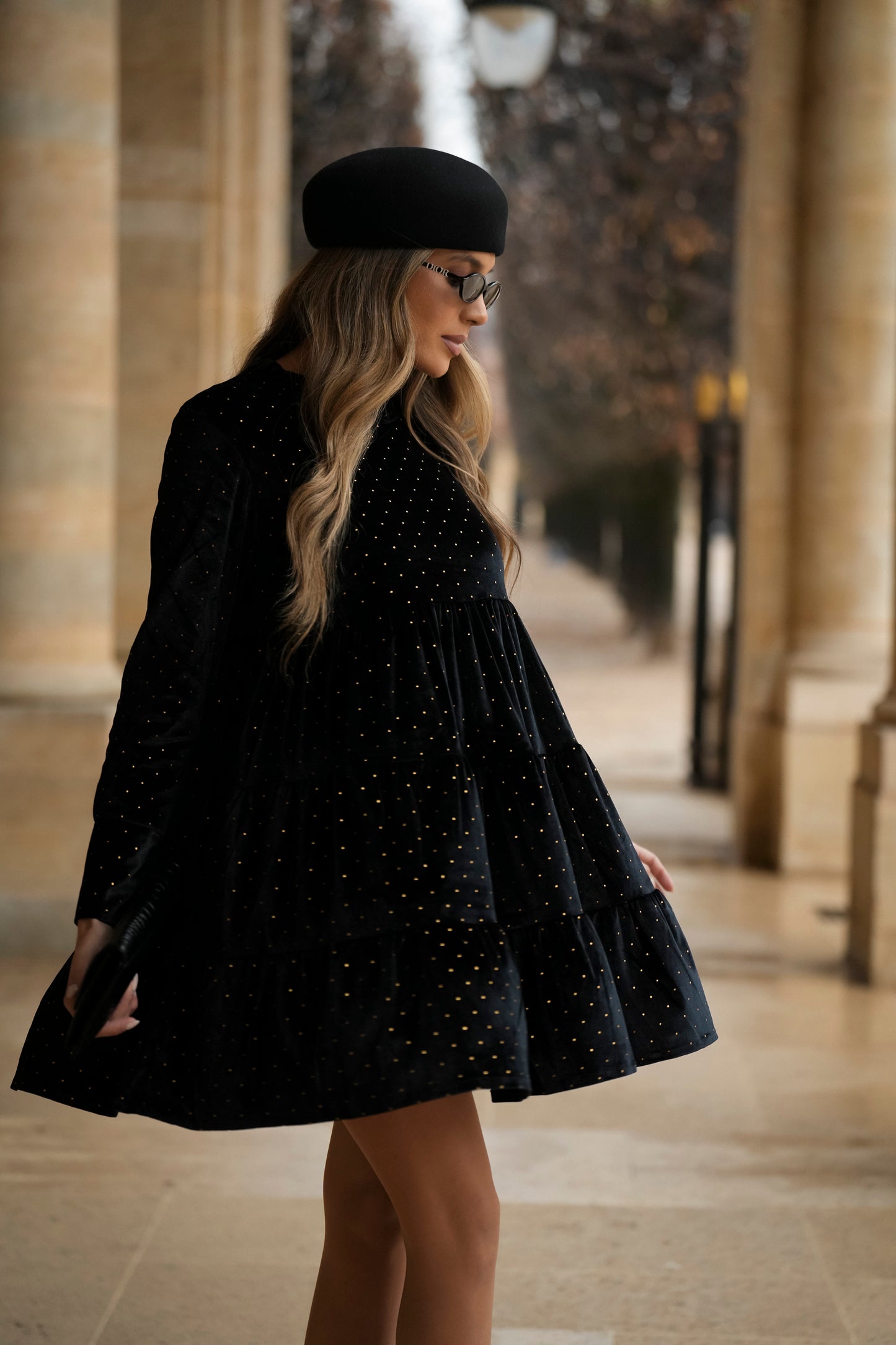 Vestido curto em veludo preto