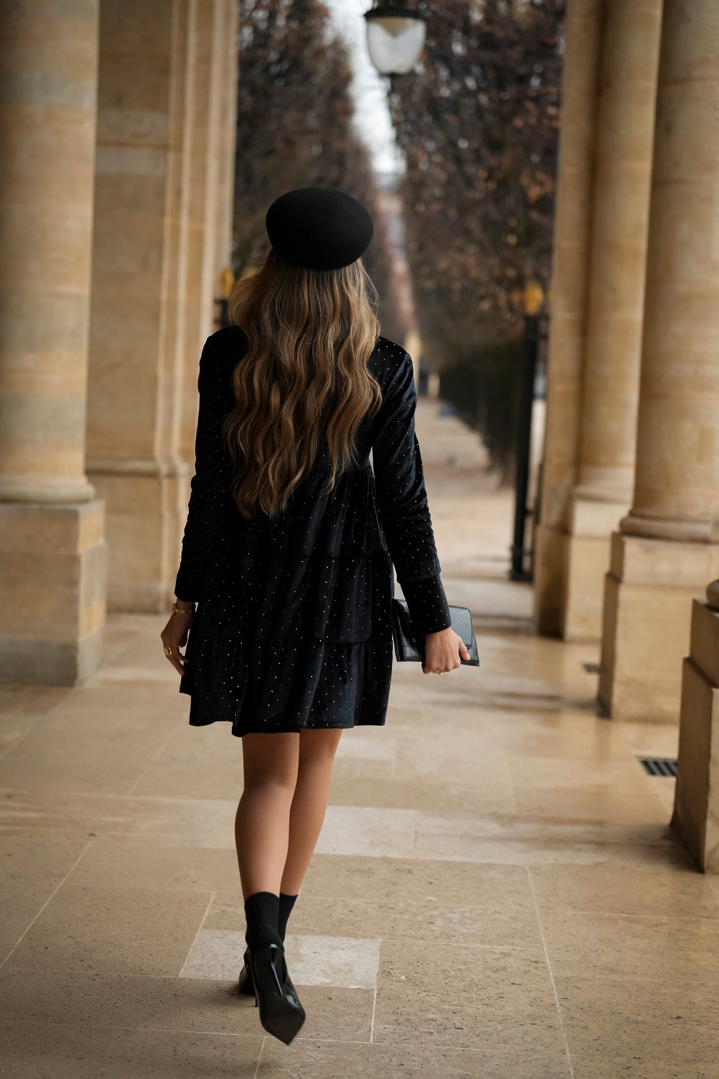 Vestido curto em veludo preto