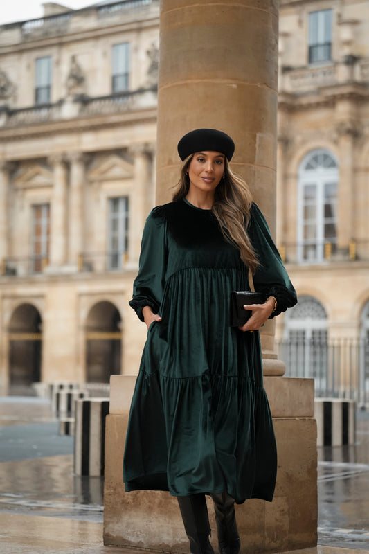 Vestido comprido com folhos em veludo