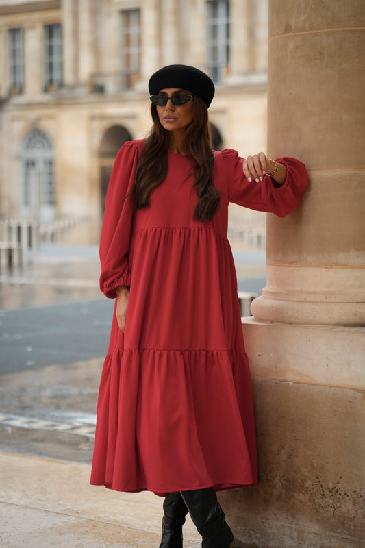 Vestido comprido com folhos em vermelho