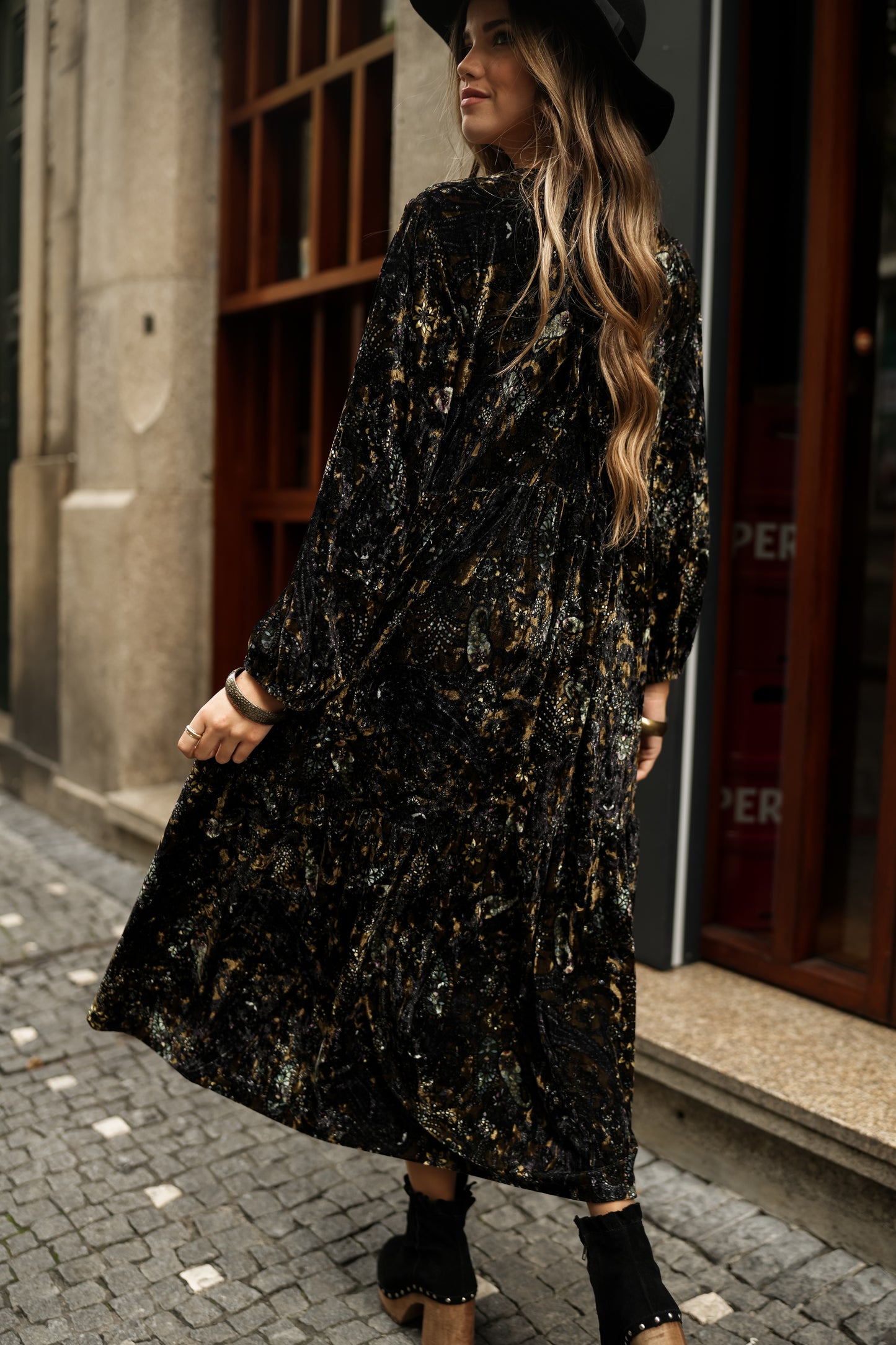 Long dress in printed velvet