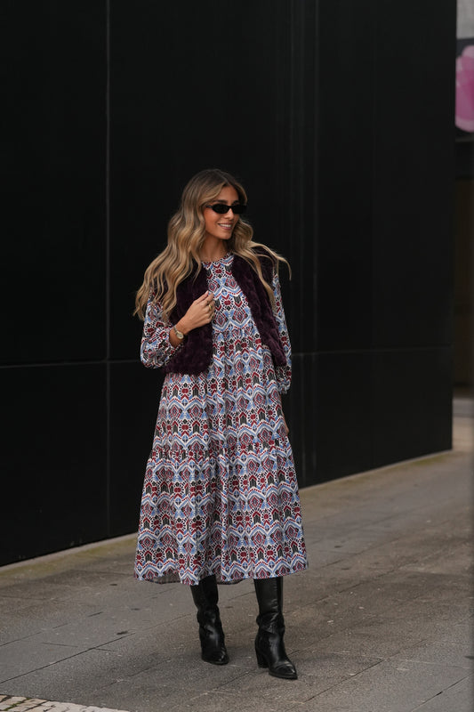 Vestido comprido com folhos