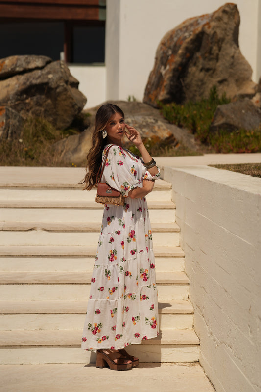 Vestido comprido branco com flores