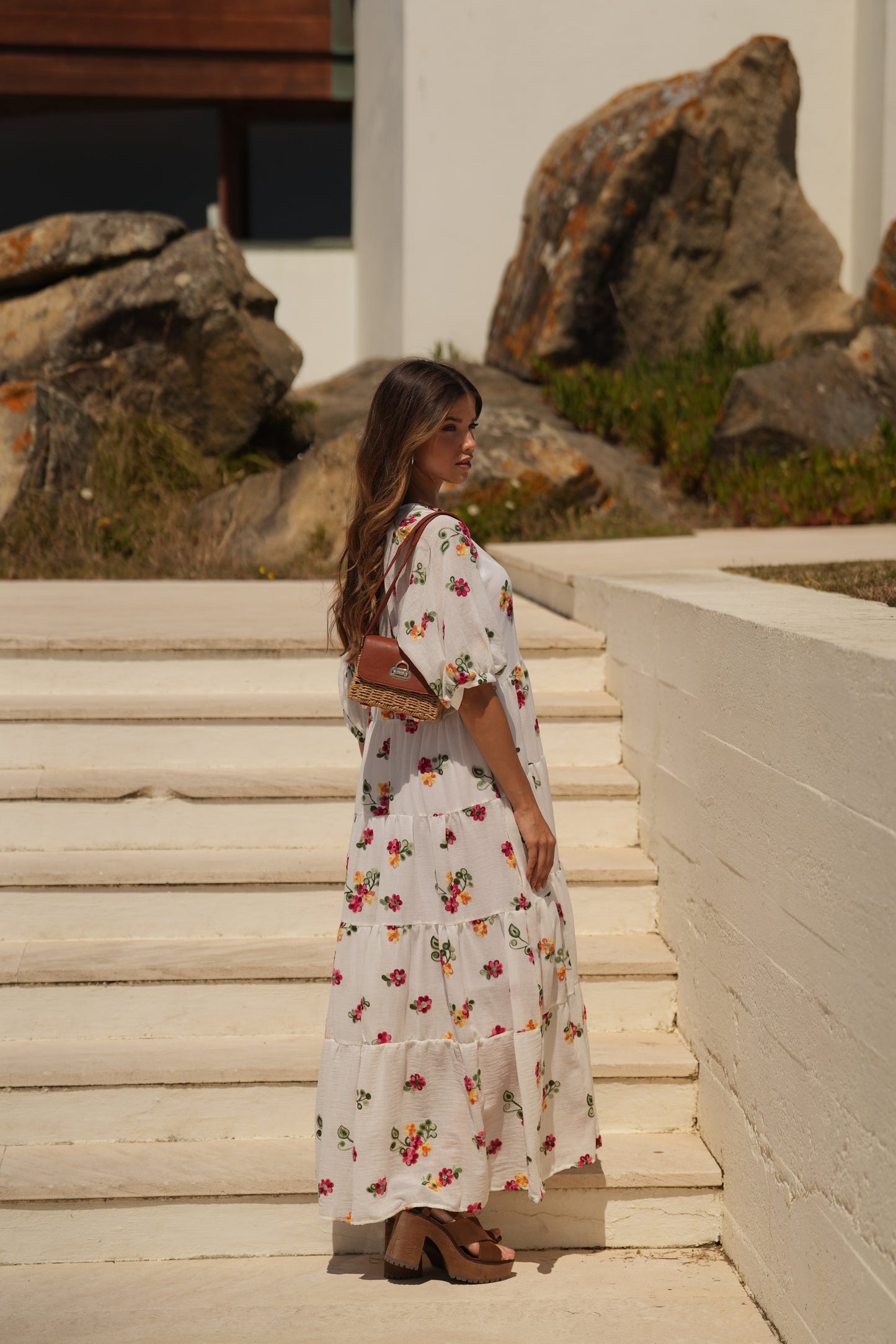 Vestido comprido branco com flores