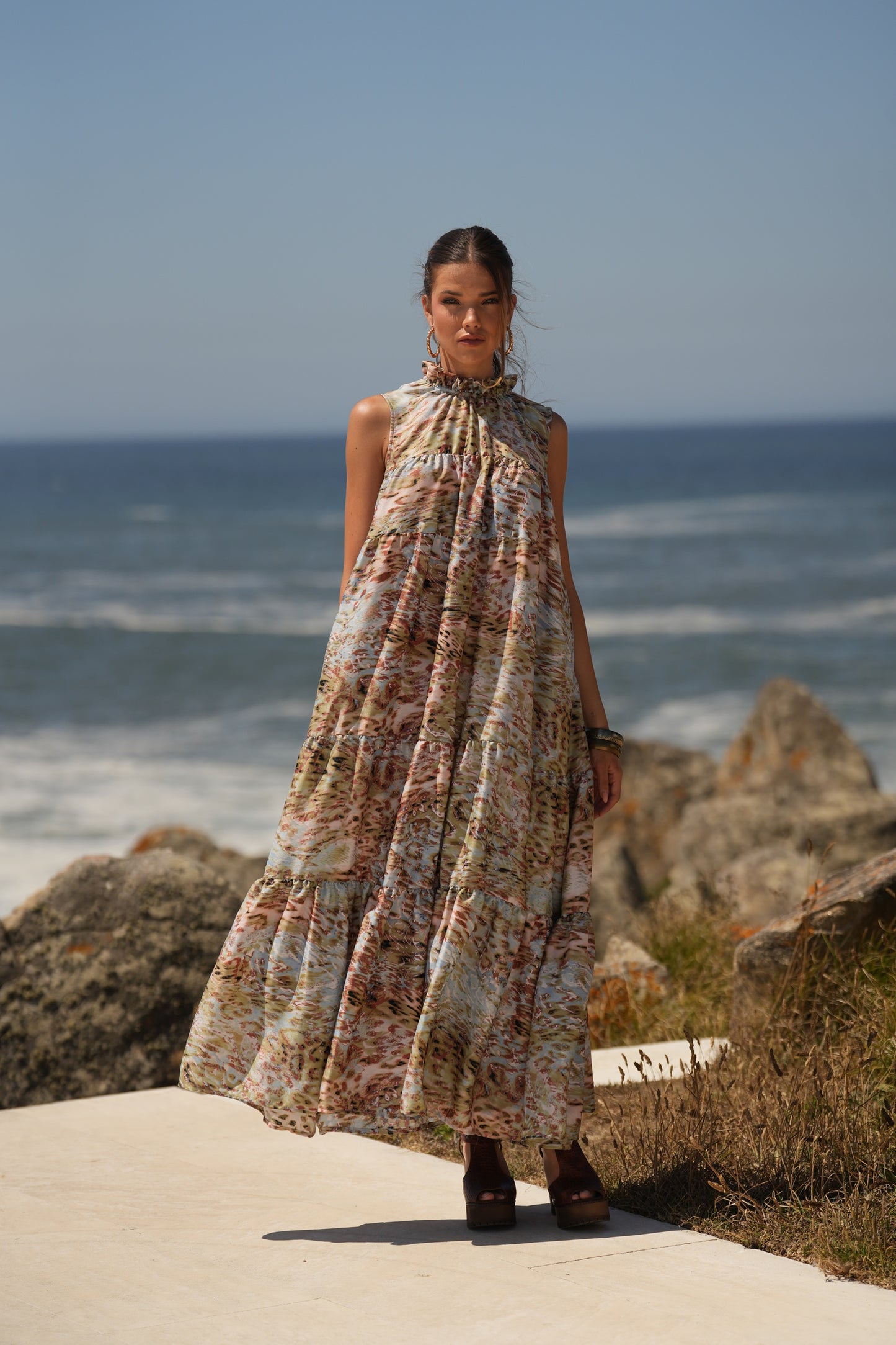 Vestido comprido em seda estampada