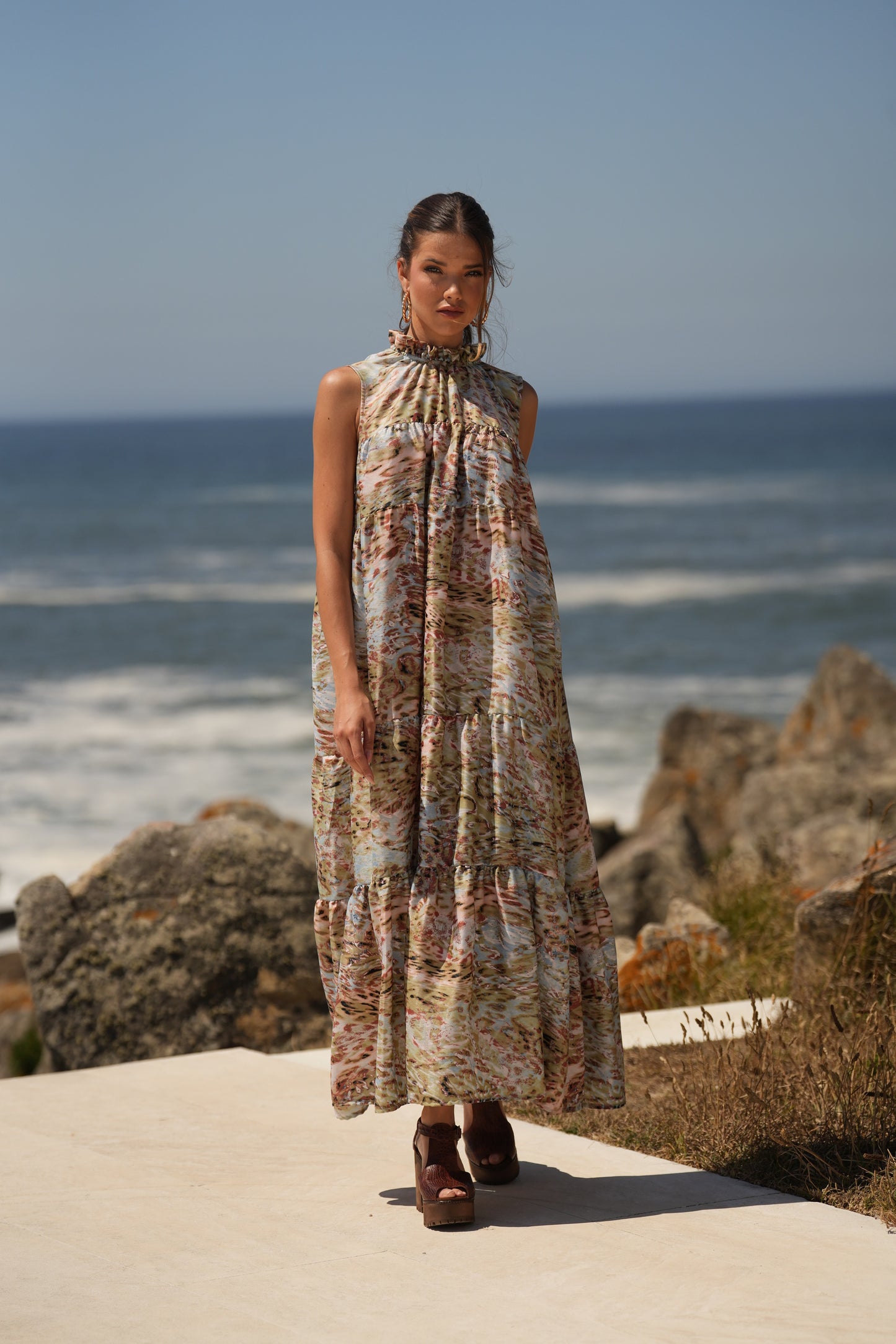 Vestido comprido em seda estampada