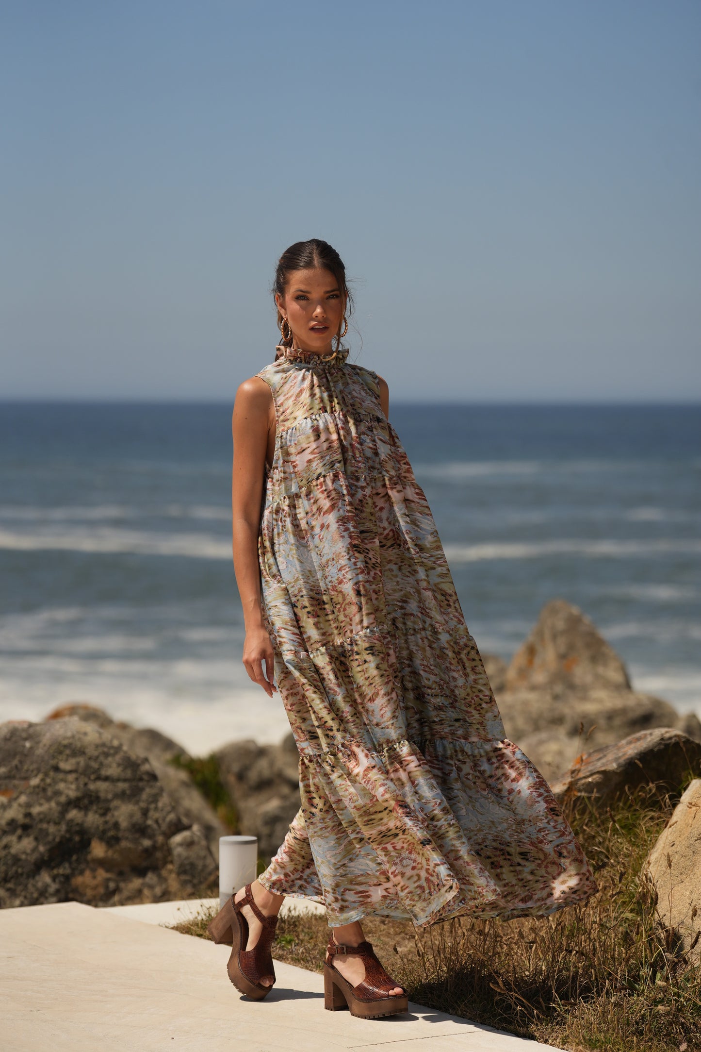Vestido comprido em seda estampada