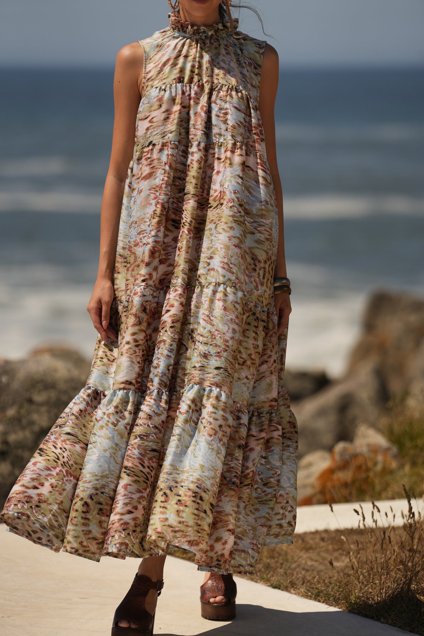 Vestido comprido em seda estampada