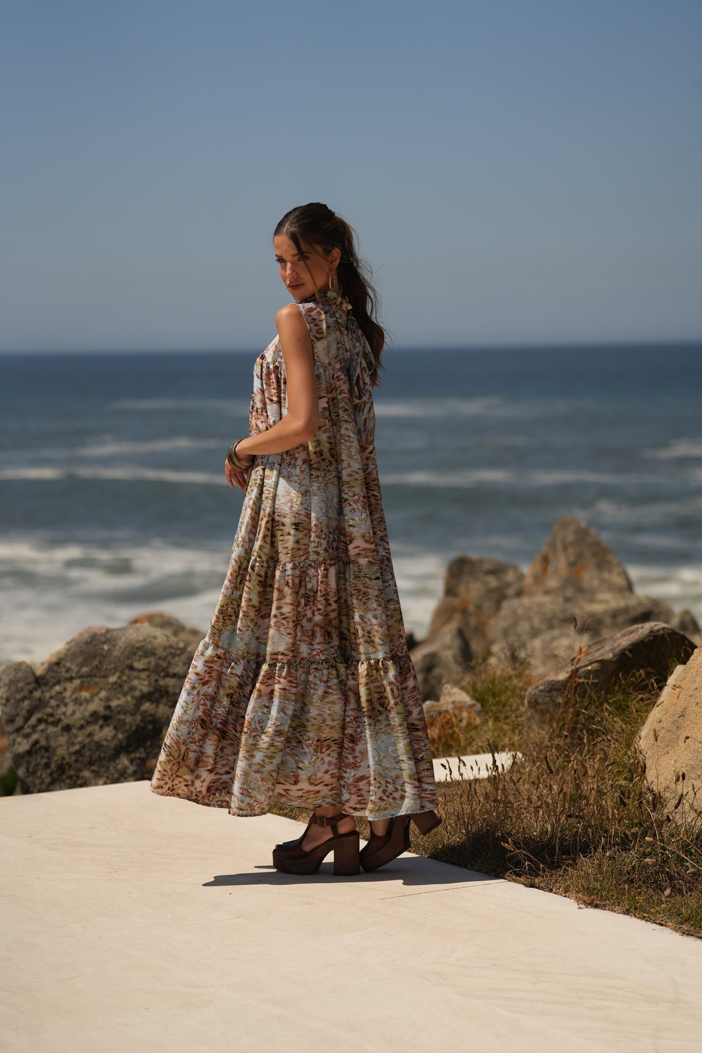 Vestido comprido em seda estampada