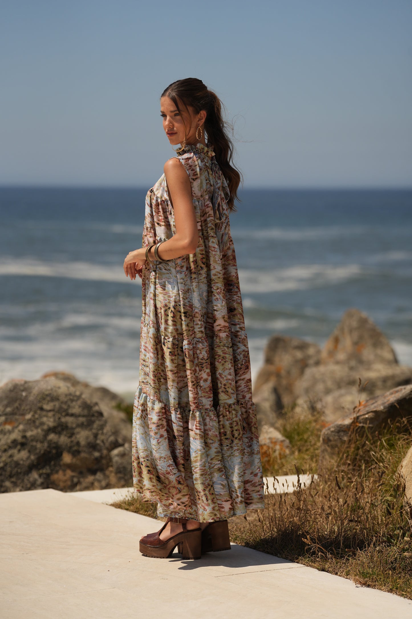 Vestido comprido em seda estampada