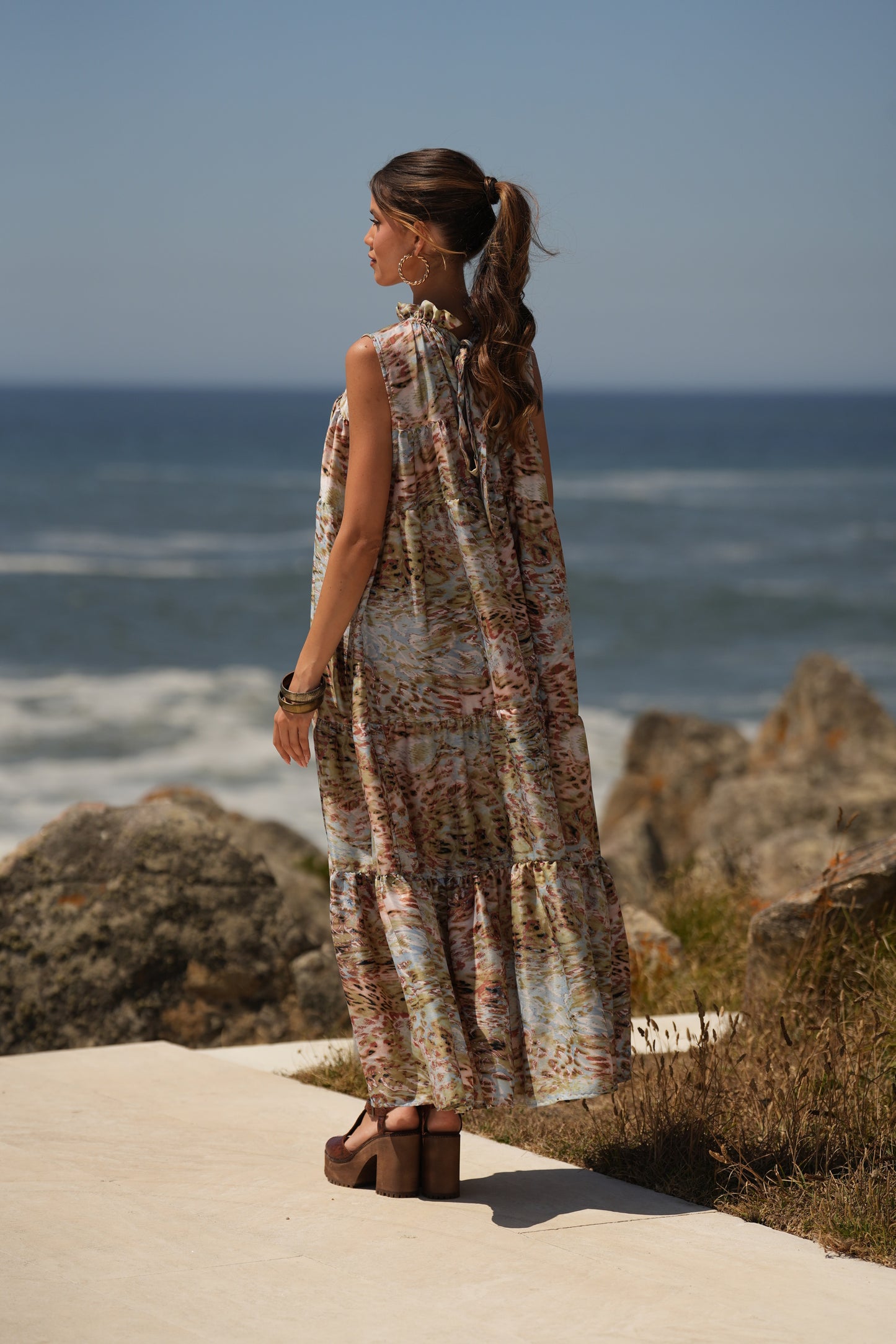 Vestido comprido em seda estampada
