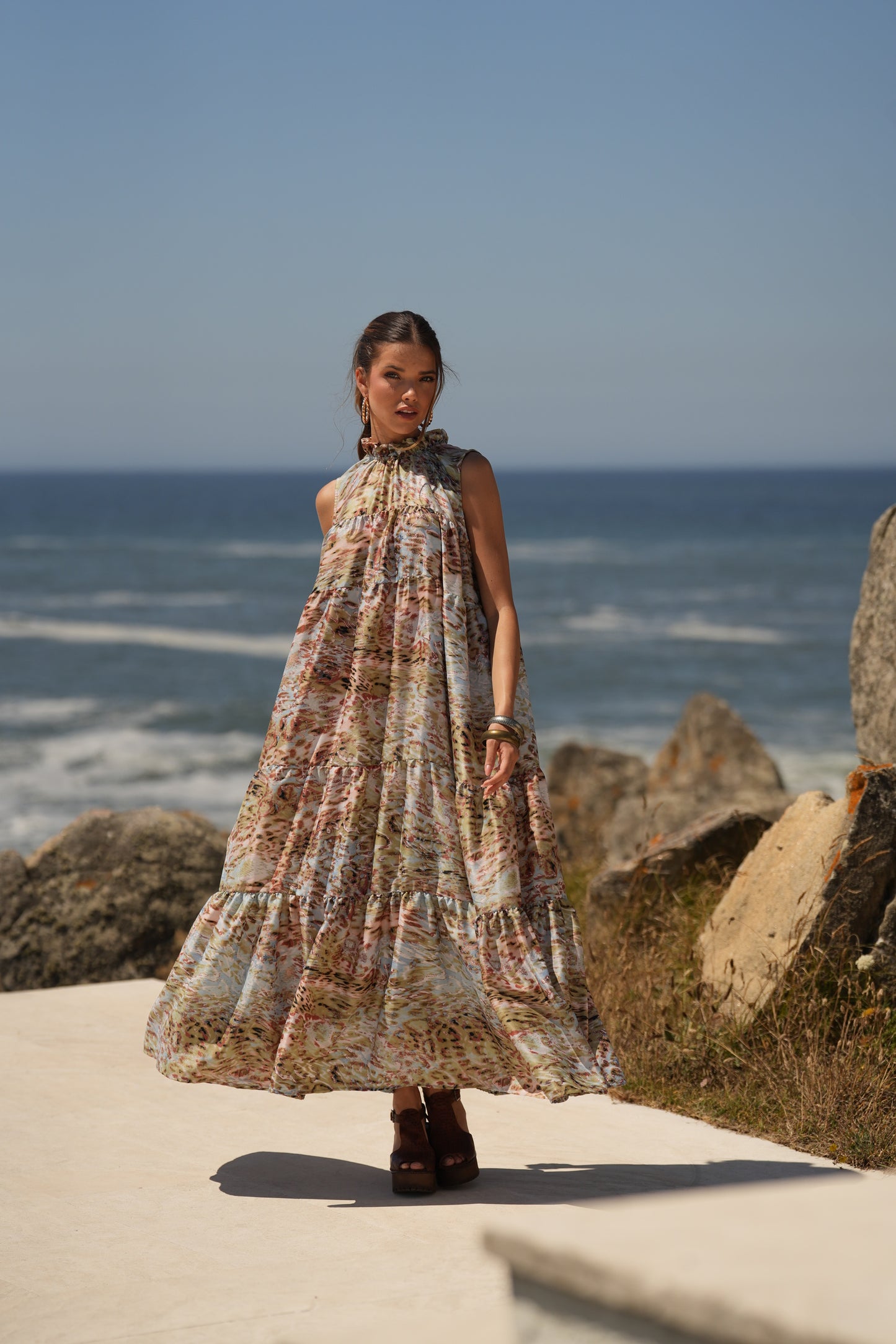 Vestido comprido em seda estampada