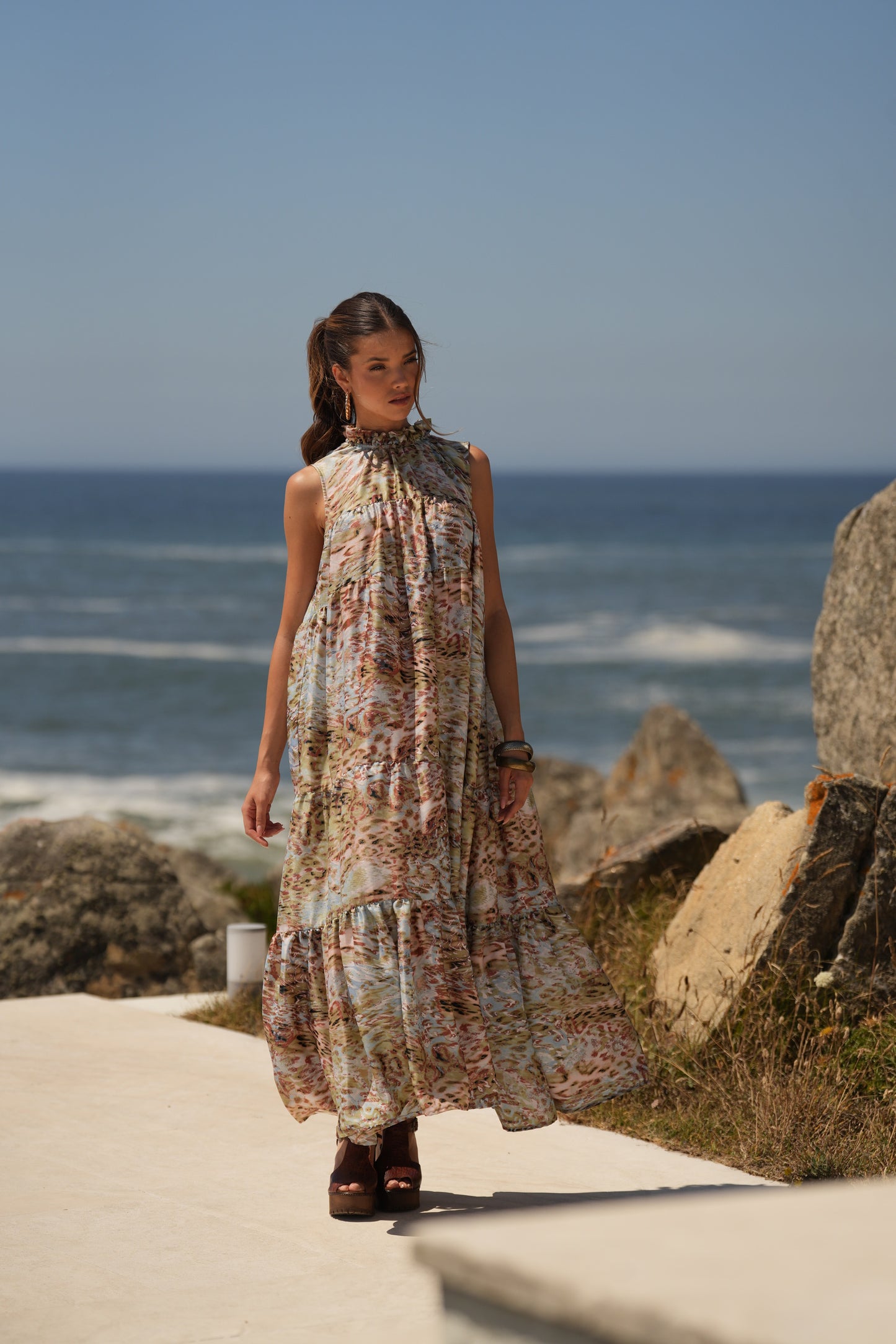 Vestido comprido em seda estampada