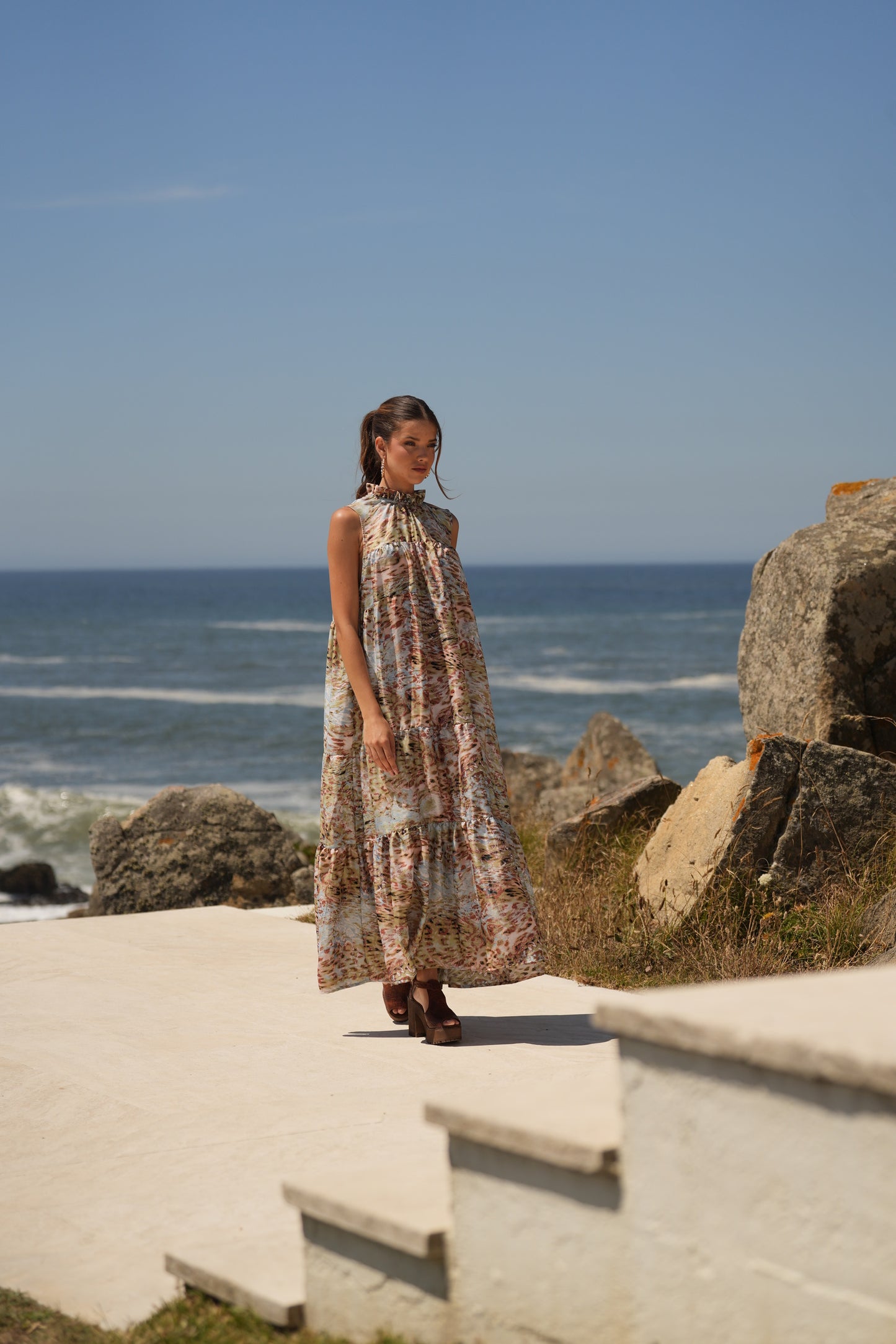 Vestido comprido em seda estampada