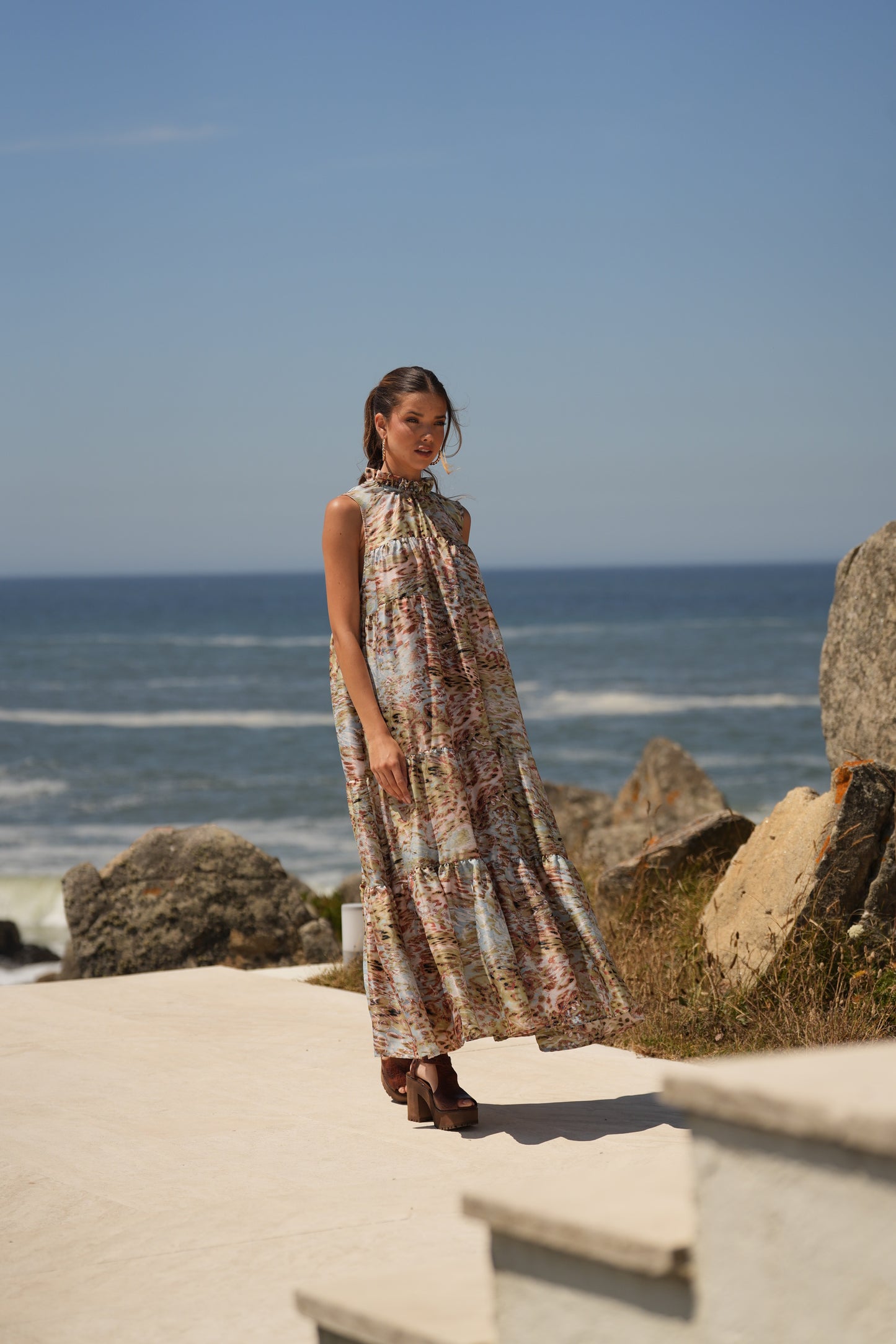 Vestido comprido em seda estampada
