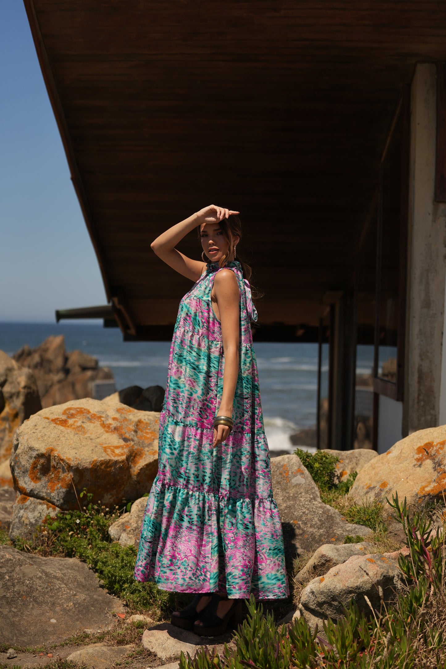 Vestido comprido em seda estampada