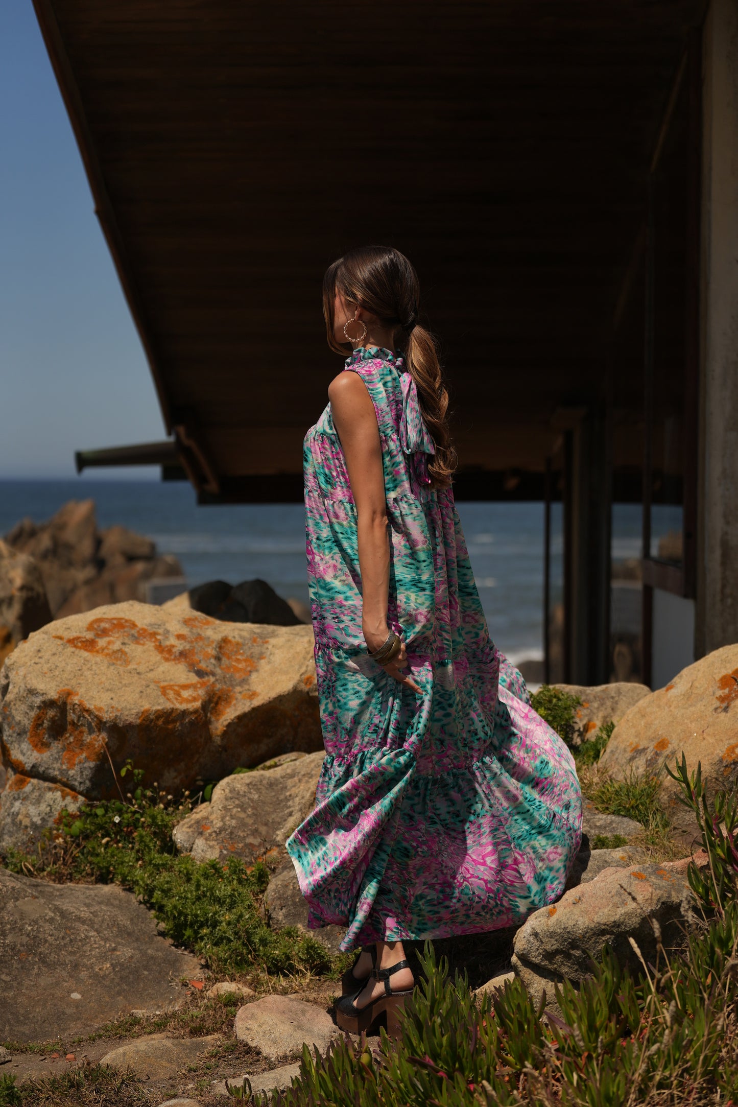 Vestido comprido em seda estampada