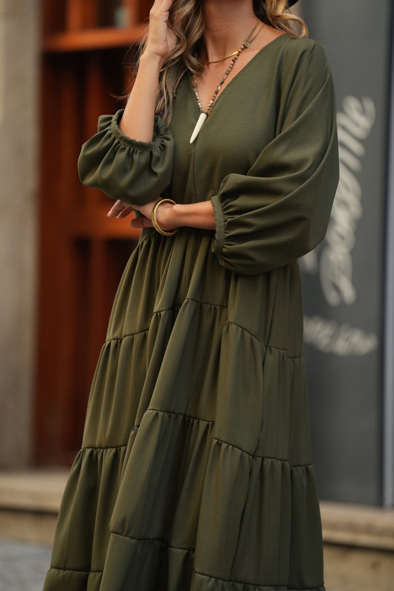 Vestido comprido com folhos