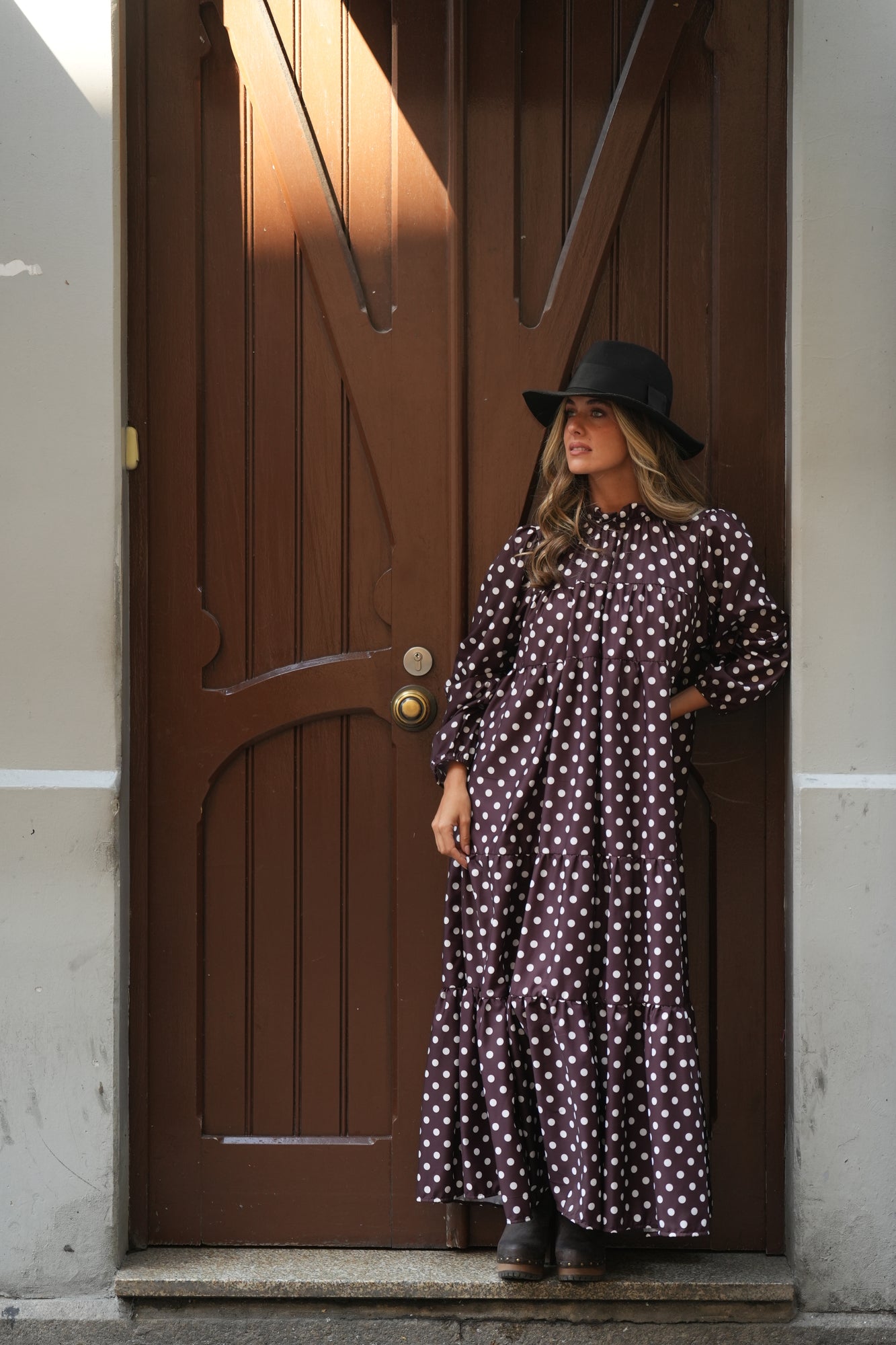 Vestido comprido com folhos