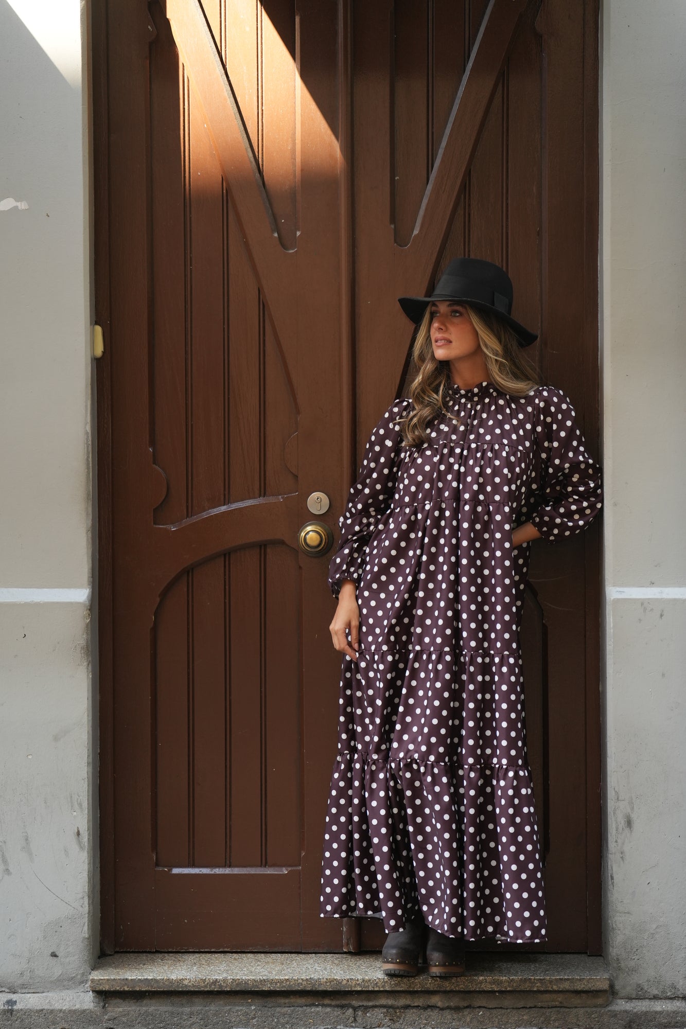 Vestido comprido com folhos