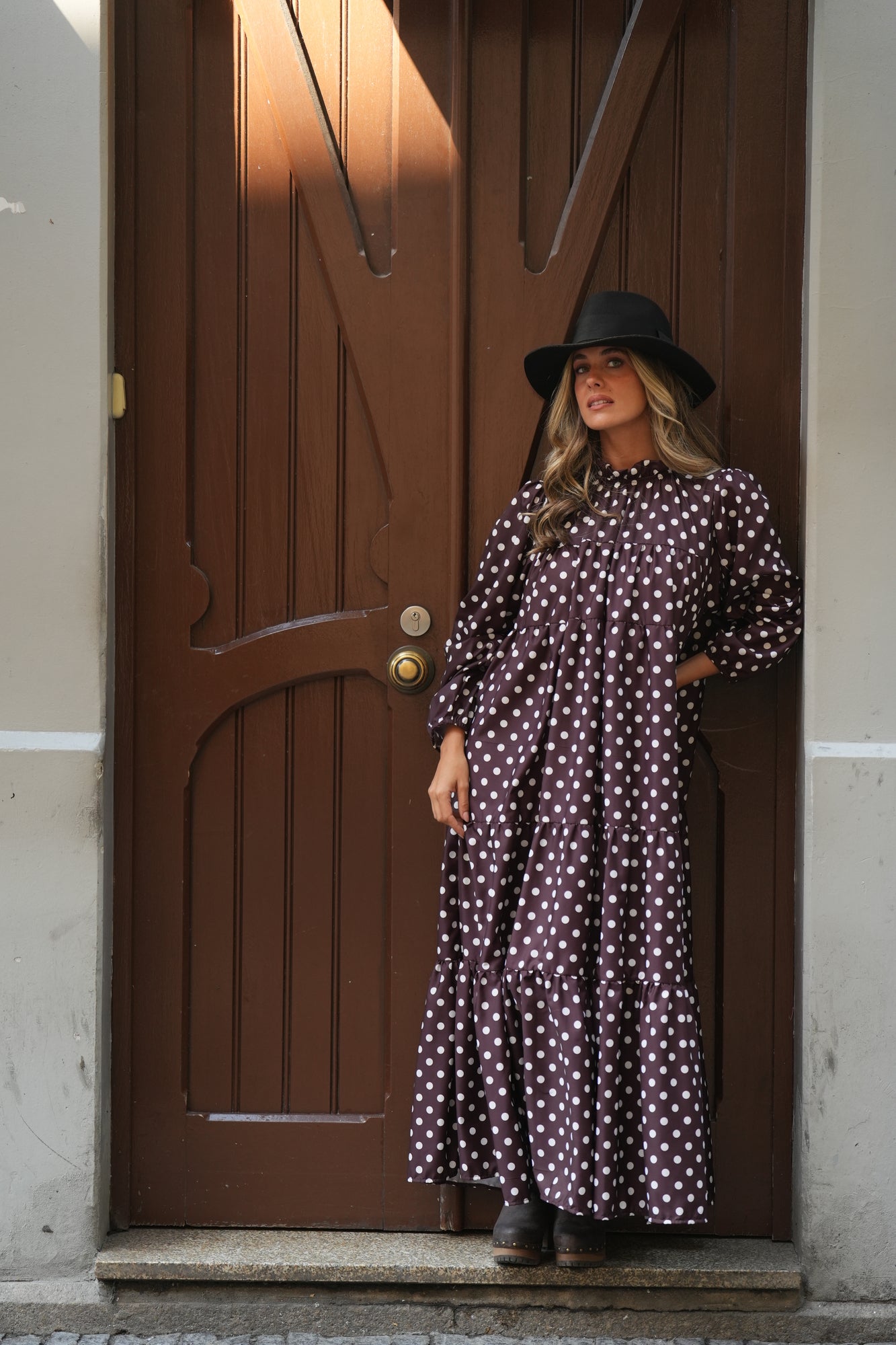 Vestido comprido com folhos