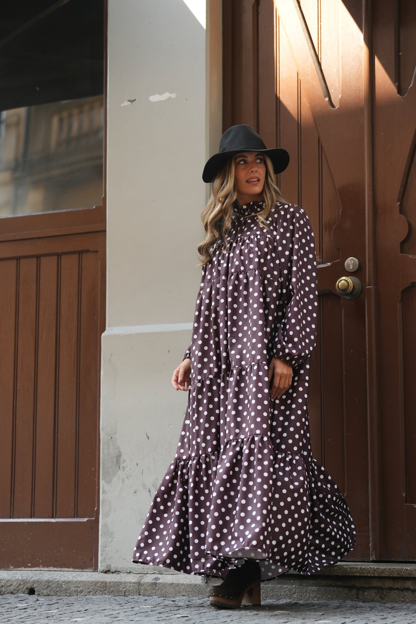 Vestido comprido com folhos