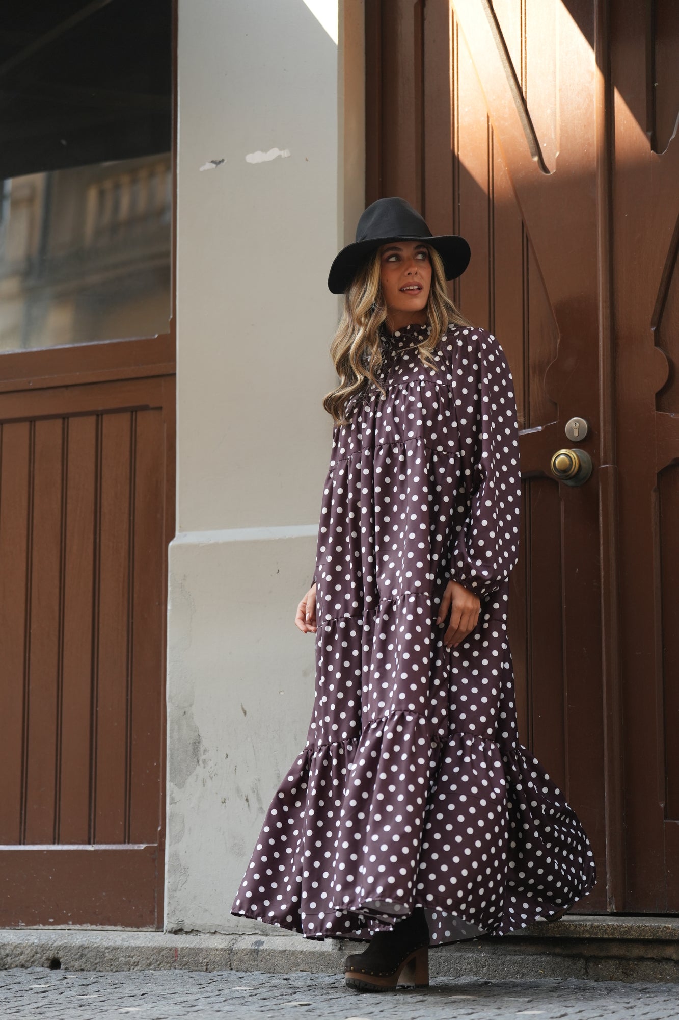 Vestido comprido com folhos