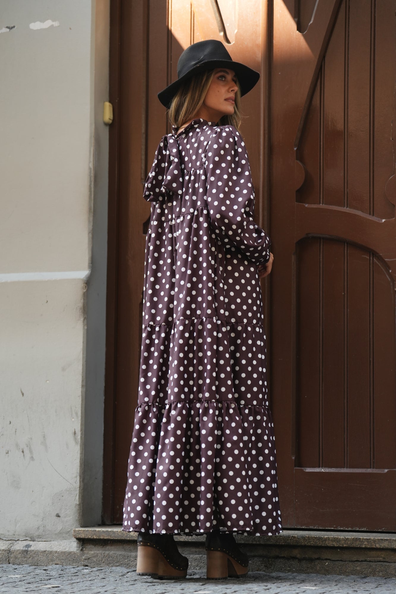 Vestido comprido com folhos