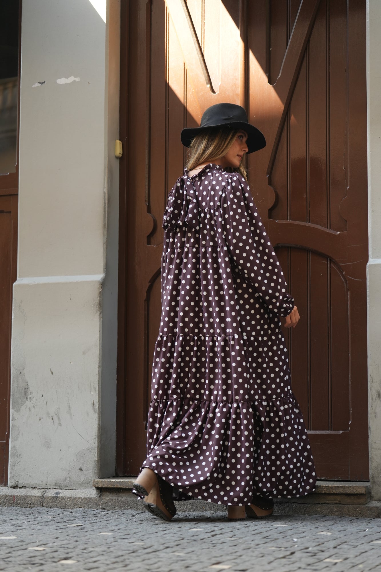 Vestido comprido com folhos