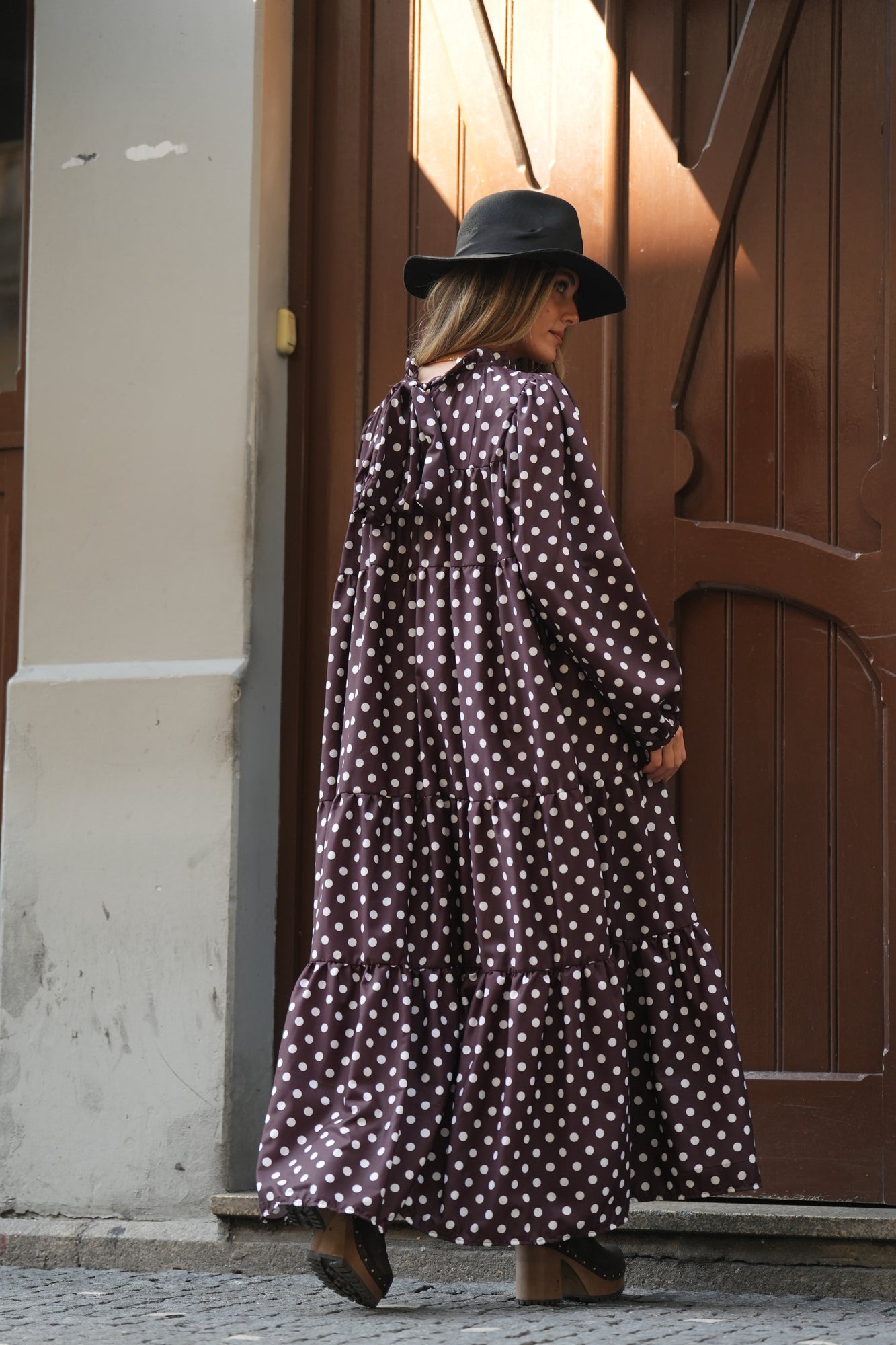 Vestido comprido com folhos