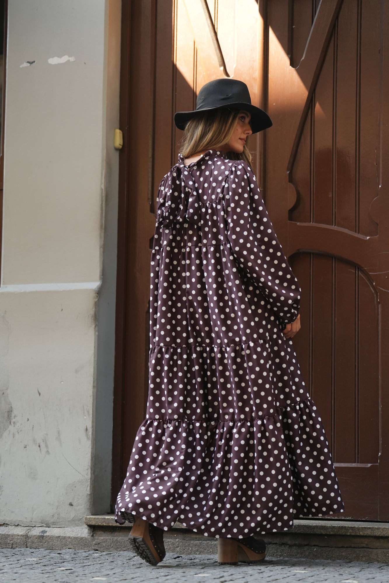 Vestido comprido com folhos